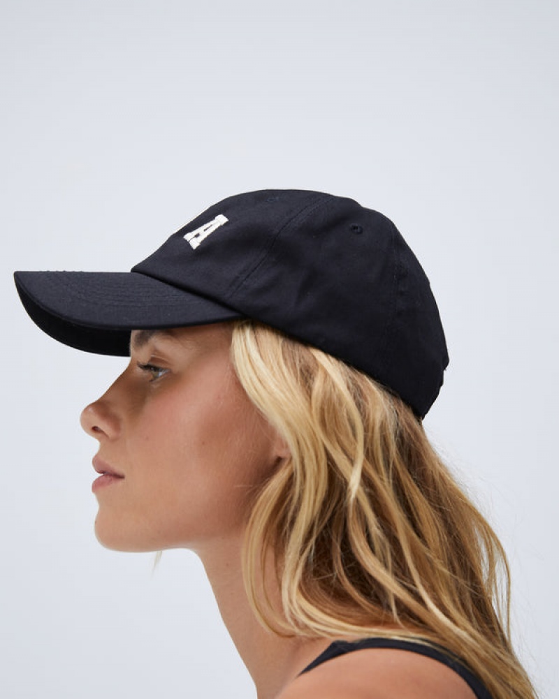 Adanola Cap Sort Hvide | SN-ADA56704